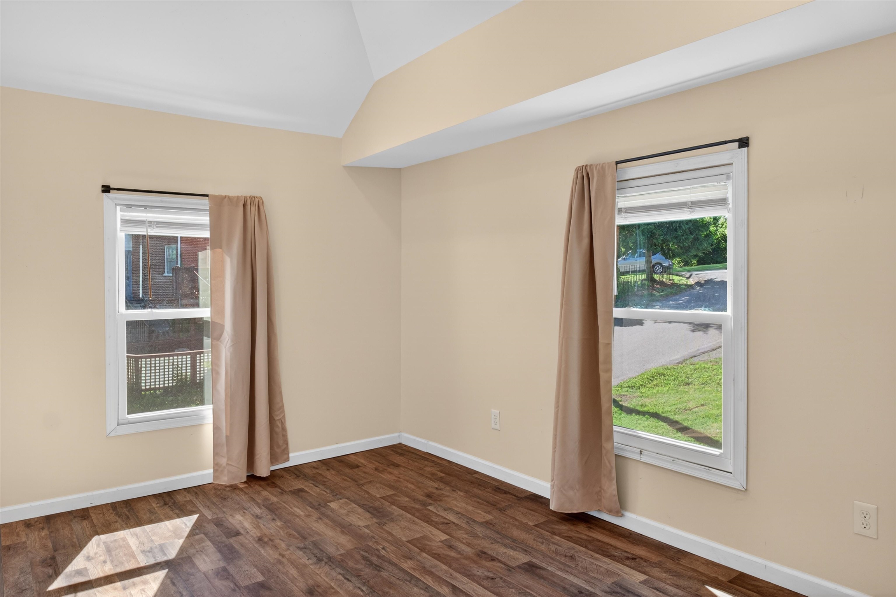 215 VIRGINIA AVE, STAUNTON, Virginia 24401, 2 Bedrooms Bedrooms, ,2 BathroomsBathrooms,Residential,215 VIRGINIA AVE,678027 MLS # 678027 215 VIRGINIA AVE, STAUNTON, Virginia 24401, 2 Bedrooms Bedrooms, ,2 BathroomsBathrooms,Residential,215 VIRGINIA AVE,678027 MLS # 678027
