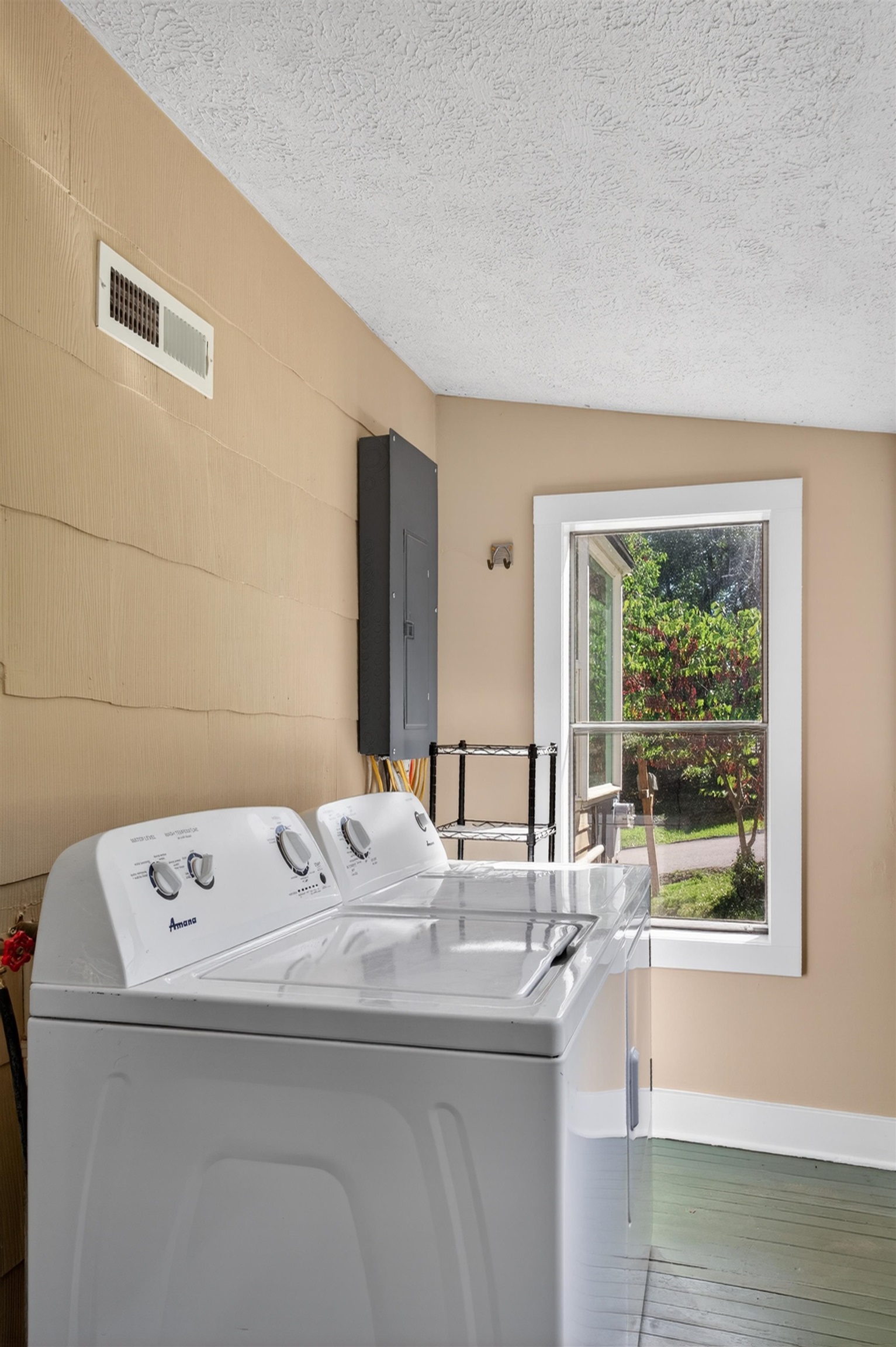 215 VIRGINIA AVE, STAUNTON, Virginia 24401, 2 Bedrooms Bedrooms, ,2 BathroomsBathrooms,Residential,215 VIRGINIA AVE,678027 MLS # 678027 215 VIRGINIA AVE, STAUNTON, Virginia 24401, 2 Bedrooms Bedrooms, ,2 BathroomsBathrooms,Residential,215 VIRGINIA AVE,678027 MLS # 678027