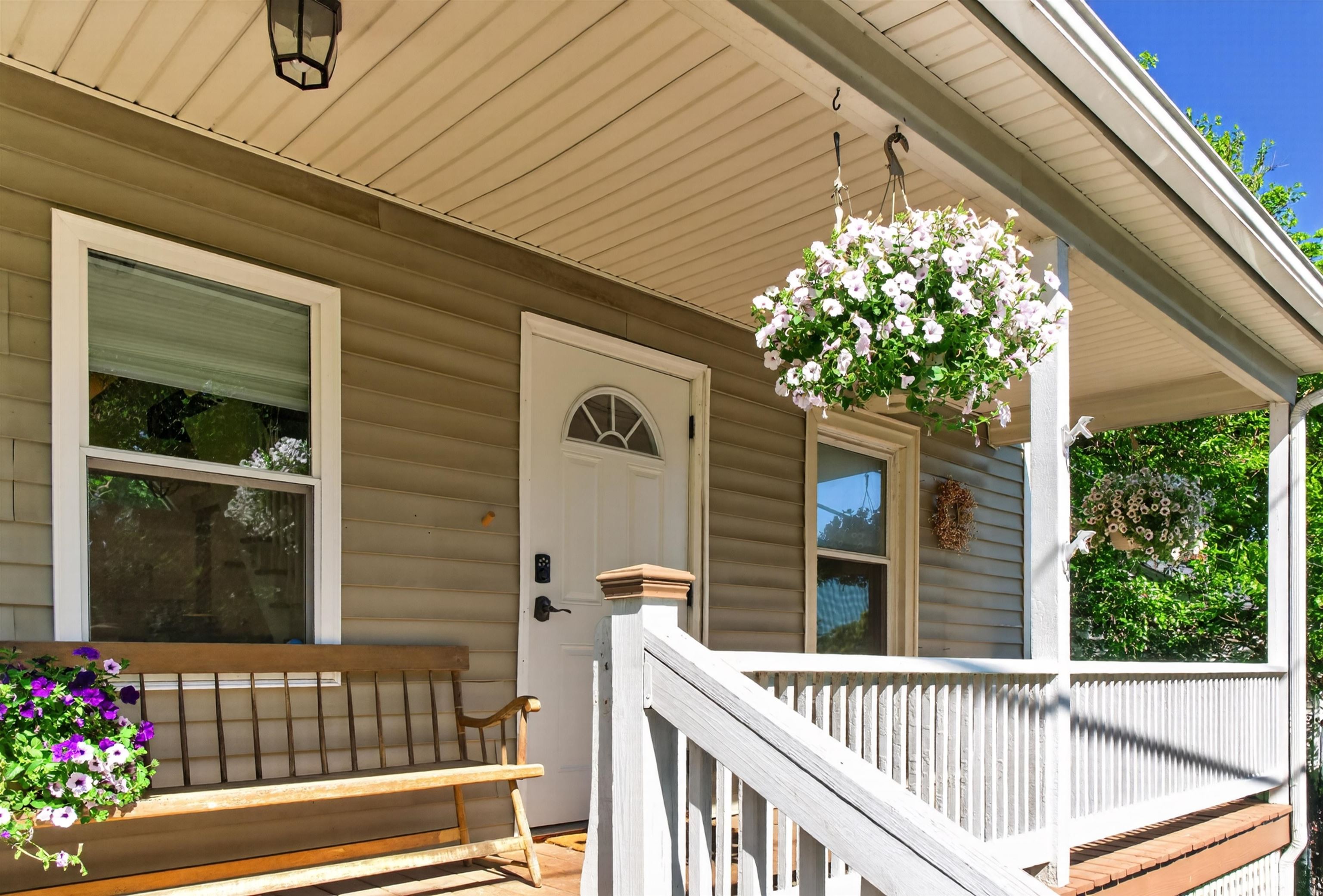 215 VIRGINIA AVE, STAUNTON, Virginia 24401, 2 Bedrooms Bedrooms, ,2 BathroomsBathrooms,Residential,215 VIRGINIA AVE,678027 MLS # 678027 215 VIRGINIA AVE, STAUNTON, Virginia 24401, 2 Bedrooms Bedrooms, ,2 BathroomsBathrooms,Residential,215 VIRGINIA AVE,678027 MLS # 678027