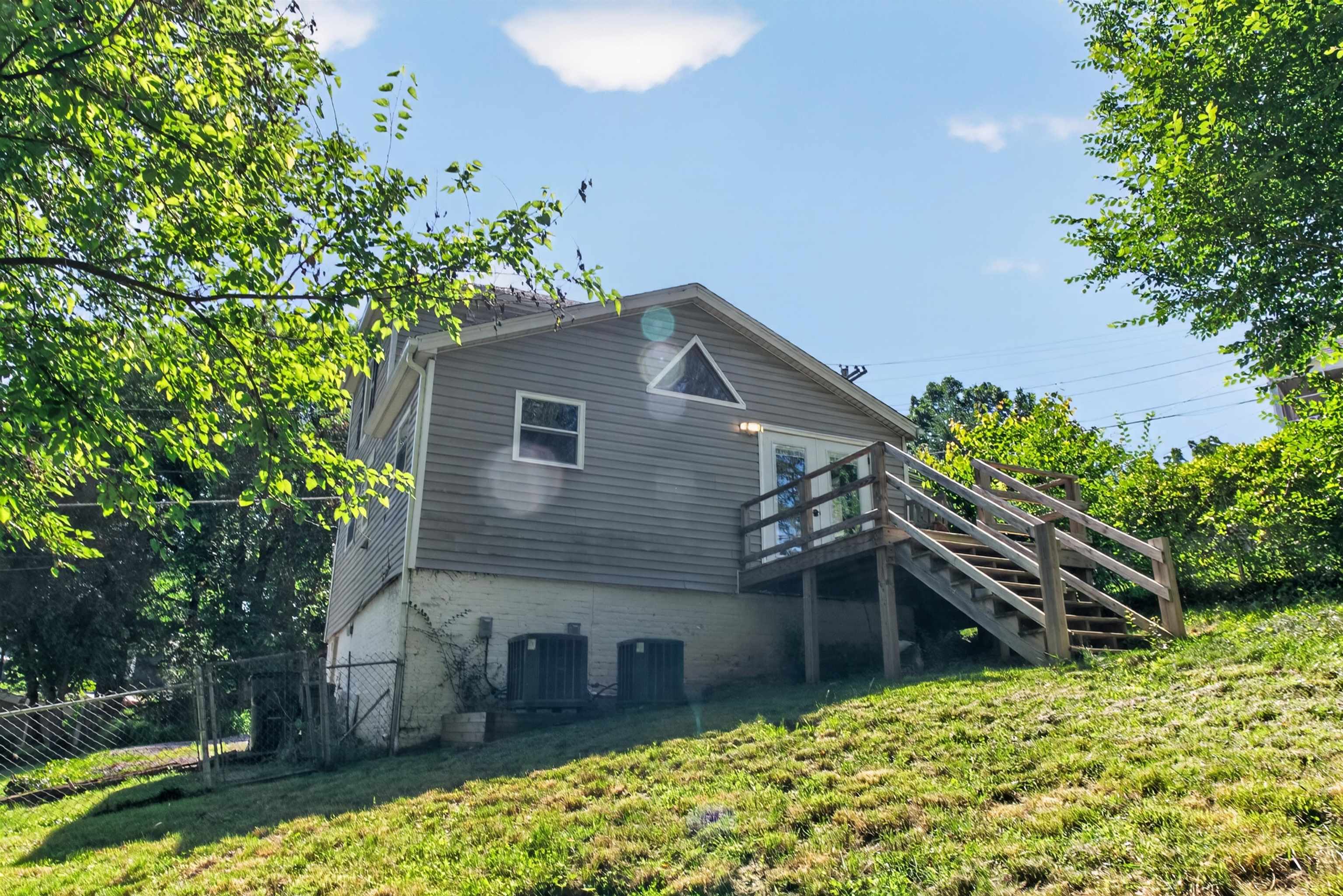 215 VIRGINIA AVE, STAUNTON, Virginia 24401, 2 Bedrooms Bedrooms, ,2 BathroomsBathrooms,Residential,215 VIRGINIA AVE,678027 MLS # 678027 215 VIRGINIA AVE, STAUNTON, Virginia 24401, 2 Bedrooms Bedrooms, ,2 BathroomsBathrooms,Residential,215 VIRGINIA AVE,678027 MLS # 678027