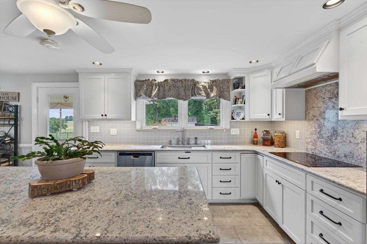 3398 OLD THIRTY THREE RD, ROCKINGHAM, Virginia 22801, 5 Bedrooms Bedrooms, ,3 BathroomsBathrooms,Residential,3398 OLD THIRTY THREE RD,678034 MLS # 678034 3398 OLD THIRTY THREE RD, ROCKINGHAM, Virginia 22801, 5 Bedrooms Bedrooms, ,3 BathroomsBathrooms,Residential,3398 OLD THIRTY THREE RD,678034 MLS # 678034
