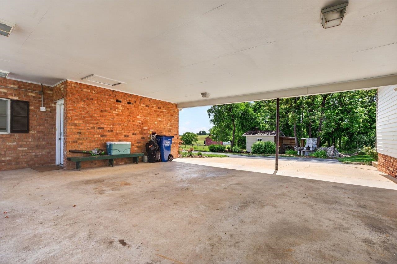 3398 OLD THIRTY THREE RD, ROCKINGHAM, Virginia 22801, 5 Bedrooms Bedrooms, ,3 BathroomsBathrooms,Residential,3398 OLD THIRTY THREE RD,678034 MLS # 678034 3398 OLD THIRTY THREE RD, ROCKINGHAM, Virginia 22801, 5 Bedrooms Bedrooms, ,3 BathroomsBathrooms,Residential,3398 OLD THIRTY THREE RD,678034 MLS # 678034