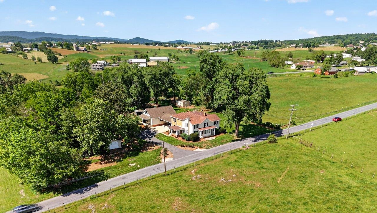 3398 OLD THIRTY THREE RD, ROCKINGHAM, Virginia 22801, 5 Bedrooms Bedrooms, ,3 BathroomsBathrooms,Residential,3398 OLD THIRTY THREE RD,678034 MLS # 678034 3398 OLD THIRTY THREE RD, ROCKINGHAM, Virginia 22801, 5 Bedrooms Bedrooms, ,3 BathroomsBathrooms,Residential,3398 OLD THIRTY THREE RD,678034 MLS # 678034