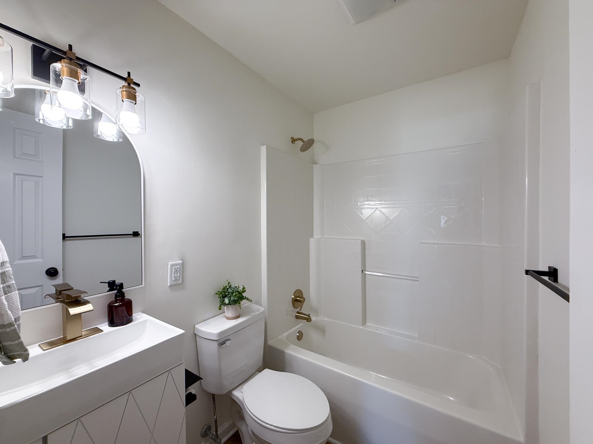 101 LOUDOUN AVE, WAYNESBORO, Virginia 22980, 3 Bedrooms Bedrooms, ,2 BathroomsBathrooms,Residential,101 LOUDOUN AVE,678052 MLS # 678052 101 LOUDOUN AVE, WAYNESBORO, Virginia 22980, 3 Bedrooms Bedrooms, ,2 BathroomsBathrooms,Residential,101 LOUDOUN AVE,678052 MLS # 678052