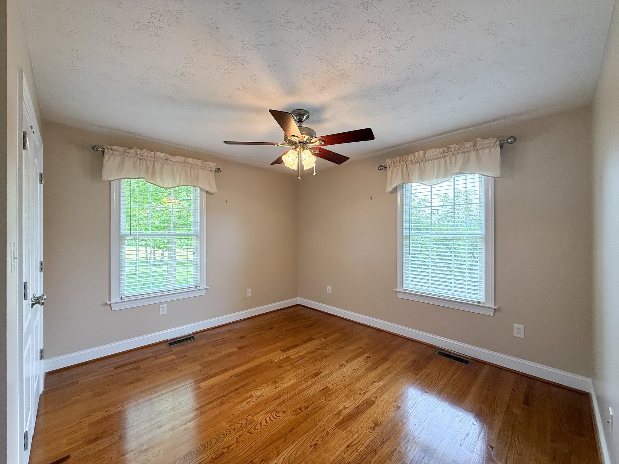 43 LYNN CIR, STUARTS DRAFT, Virginia 24477, 3 Bedrooms Bedrooms, ,2 BathroomsBathrooms,Residential,43 LYNN CIR,678054 MLS # 678054 43 LYNN CIR, STUARTS DRAFT, Virginia 24477, 3 Bedrooms Bedrooms, ,2 BathroomsBathrooms,Residential,43 LYNN CIR,678054 MLS # 678054