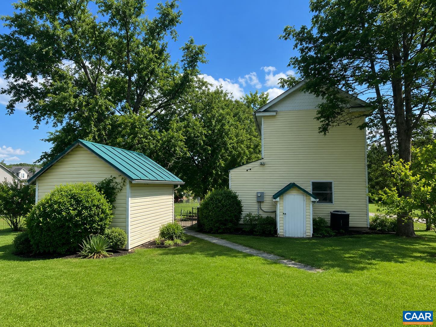 871 NEW HOPE RD, STAUNTON, Virginia 24401, 2 Bedrooms Bedrooms, ,1 BathroomBathrooms,Residential,871 NEW HOPE RD,678058 MLS # 678058