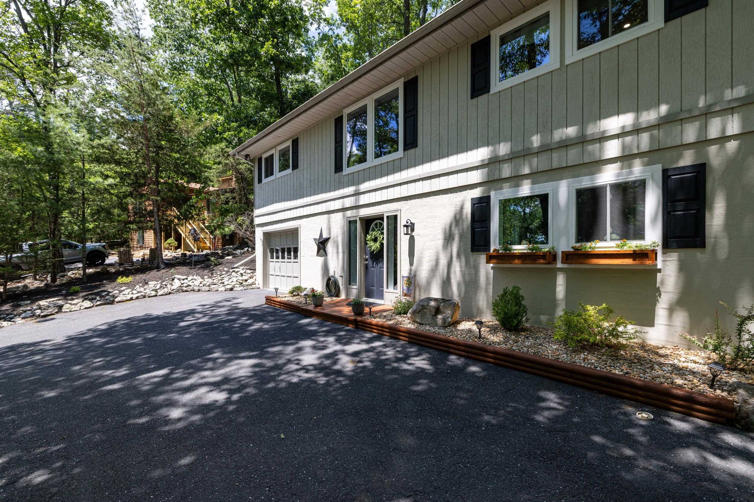 294 CONGERS LN, MCGAHEYSVILLE, Virginia 22840, 3 Bedrooms Bedrooms, ,2 BathroomsBathrooms,Residential,294 CONGERS LN,678059 MLS # 678059 294 CONGERS LN, MCGAHEYSVILLE, Virginia 22840, 3 Bedrooms Bedrooms, ,2 BathroomsBathrooms,Residential,294 CONGERS LN,678059 MLS # 678059