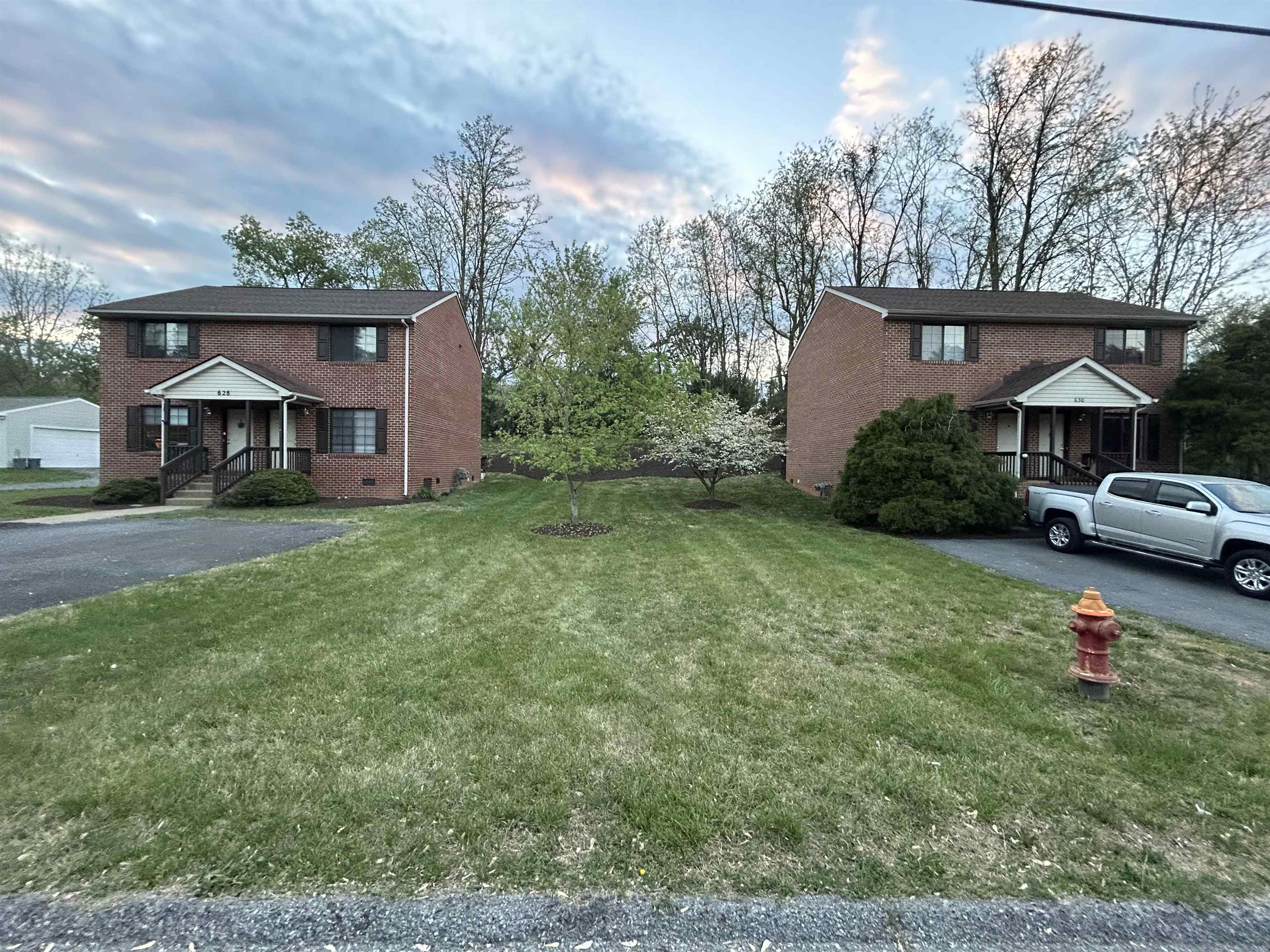 628 & 630 D ST, STAUNTON, Virginia 24401, ,Residential,628 & 630 D ST,657103 MLS # 657103 628 & 630 D ST, STAUNTON, Virginia 24401, ,Residential,628 & 630 D ST,657103 MLS # 657103