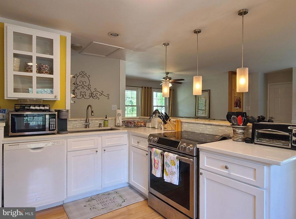 10816 CRESTWOOD DR, SPOTSYLVANIA, Virginia 22553, 3 Bedrooms Bedrooms, ,2 BathroomsBathrooms,Residential,10816 CRESTWOOD DR,VASP2042246 MLS # VASP2042246 10816 CRESTWOOD DR, SPOTSYLVANIA, Virginia 22553, 3 Bedrooms Bedrooms, ,2 BathroomsBathrooms,Residential,10816 CRESTWOOD DR,VASP2042246 MLS # VASP2042246