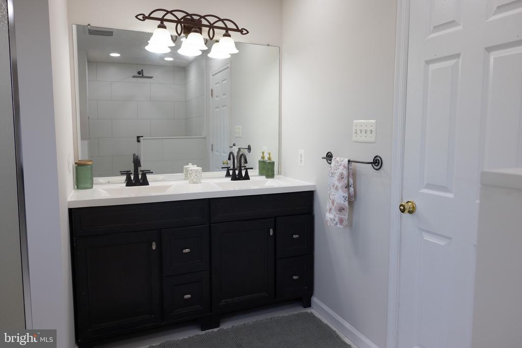 8411 ELDORADO DR, MARSHALL, Virginia 20115, 3 Bedrooms Bedrooms, ,2 BathroomsBathrooms,Residential,8411 ELDORADO DR,VAFQ2022206 MLS # VAFQ2022206 8411 ELDORADO DR, MARSHALL, Virginia 20115, 3 Bedrooms Bedrooms, ,2 BathroomsBathrooms,Residential,8411 ELDORADO DR,VAFQ2022206 MLS # VAFQ2022206