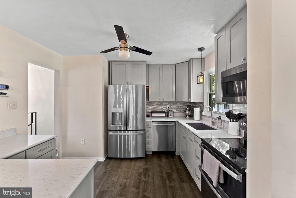 7403 WATERFORD LN, WARRENTON, Virginia 20187, 4 Bedrooms Bedrooms, ,3 BathroomsBathrooms,Residential,7403 WATERFORD LN,VAFQ2022218 MLS # VAFQ2022218 7403 WATERFORD LN, WARRENTON, Virginia 20187, 4 Bedrooms Bedrooms, ,3 BathroomsBathrooms,Residential,7403 WATERFORD LN,VAFQ2022218 MLS # VAFQ2022218