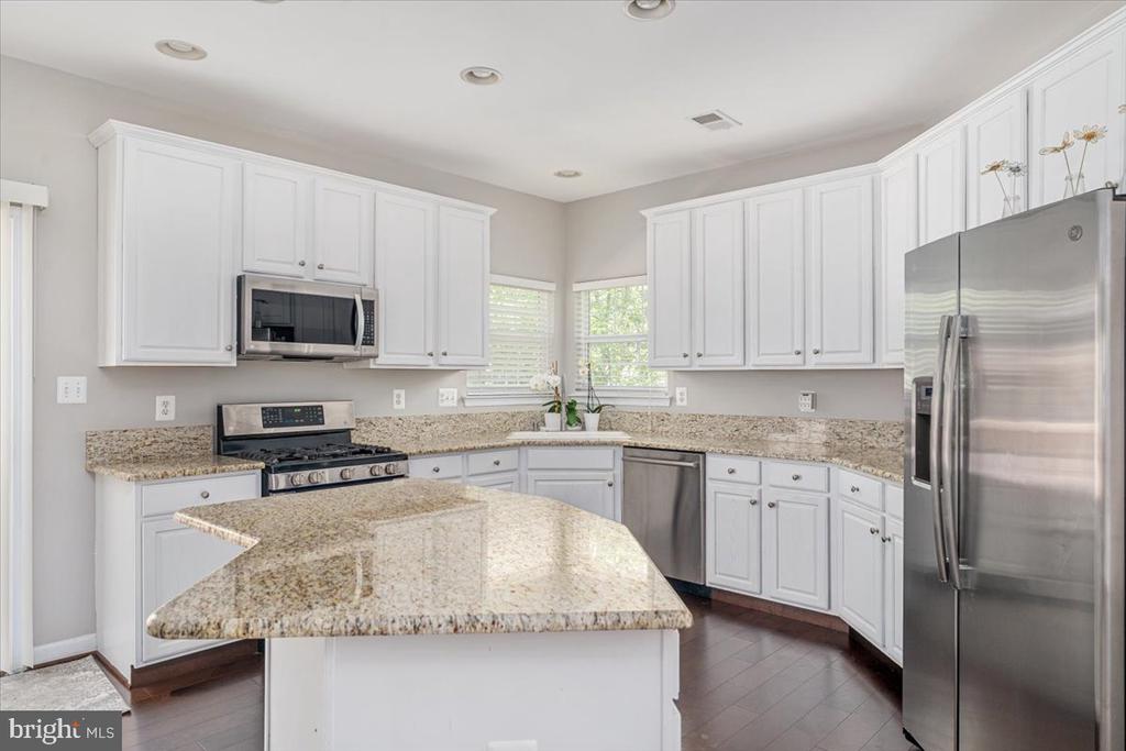 2300 SOMERSET DR, JEFFERSONTON, Virginia 22724, 5 Bedrooms Bedrooms, ,2 BathroomsBathrooms,Residential,2300 SOMERSET DR,VACU2013768 MLS # VACU2013768