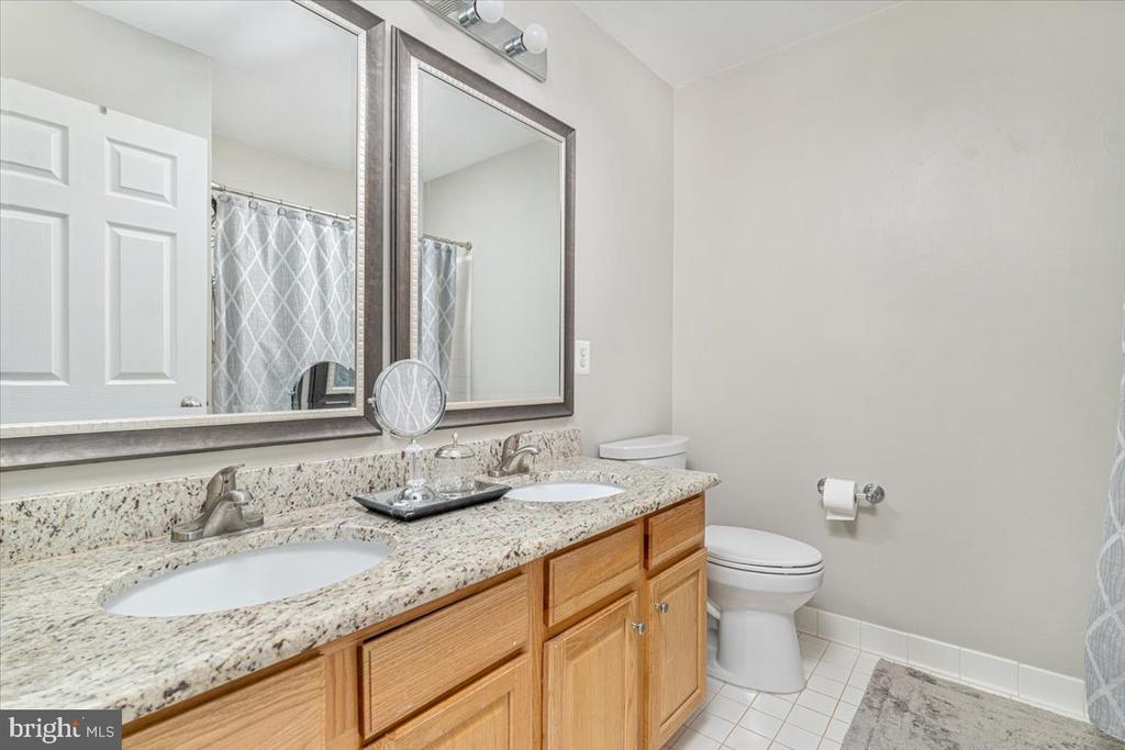 2300 SOMERSET DR, JEFFERSONTON, Virginia 22724, 5 Bedrooms Bedrooms, ,2 BathroomsBathrooms,Residential,2300 SOMERSET DR,VACU2013768 MLS # VACU2013768