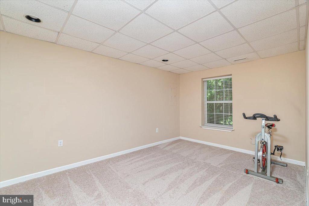 2300 SOMERSET DR, JEFFERSONTON, Virginia 22724, 5 Bedrooms Bedrooms, ,2 BathroomsBathrooms,Residential,2300 SOMERSET DR,VACU2013768 MLS # VACU2013768