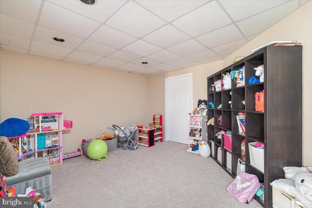 2300 SOMERSET DR, JEFFERSONTON, Virginia 22724, 5 Bedrooms Bedrooms, ,2 BathroomsBathrooms,Residential,2300 SOMERSET DR,VACU2013768 MLS # VACU2013768