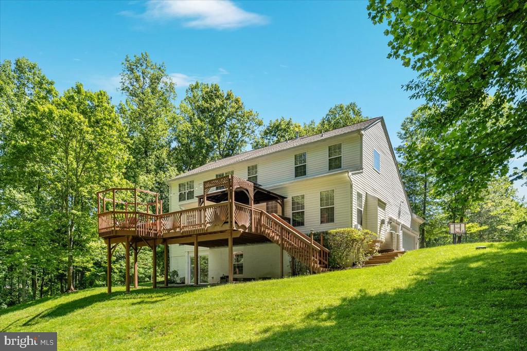 2300 SOMERSET DR, JEFFERSONTON, Virginia 22724, 5 Bedrooms Bedrooms, ,2 BathroomsBathrooms,Residential,2300 SOMERSET DR,VACU2013768 MLS # VACU2013768