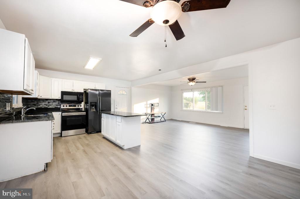 10114 POST OAK RD, SPOTSYLVANIA, Virginia 22551, 3 Bedrooms Bedrooms, ,1 BathroomBathrooms,Residential,10114 POST OAK RD,VASP2042590 MLS # VASP2042590 10114 POST OAK RD, SPOTSYLVANIA, Virginia 22551, 3 Bedrooms Bedrooms, ,1 BathroomBathrooms,Residential,10114 POST OAK RD,VASP2042590 MLS # VASP2042590