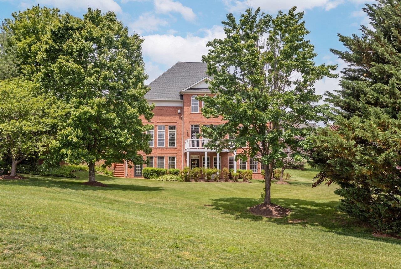 151 CLAREMONT AVE, ROCKINGHAM, Virginia 22801, 6 Bedrooms Bedrooms, ,4 BathroomsBathrooms,Residential,151 CLAREMONT AVE,677840 MLS # 677840