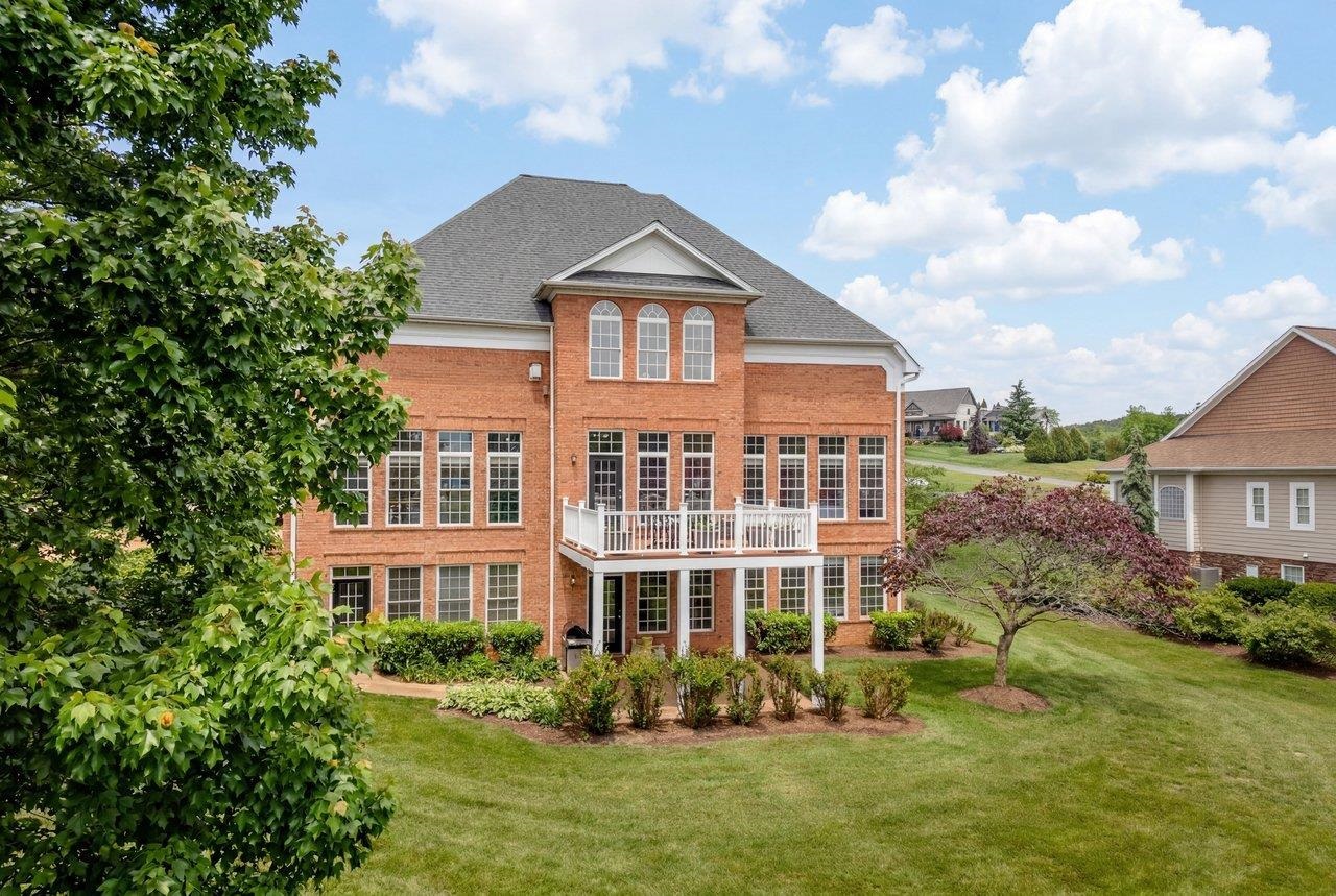 151 CLAREMONT AVE, ROCKINGHAM, Virginia 22801, 6 Bedrooms Bedrooms, ,4 BathroomsBathrooms,Residential,151 CLAREMONT AVE,677840 MLS # 677840