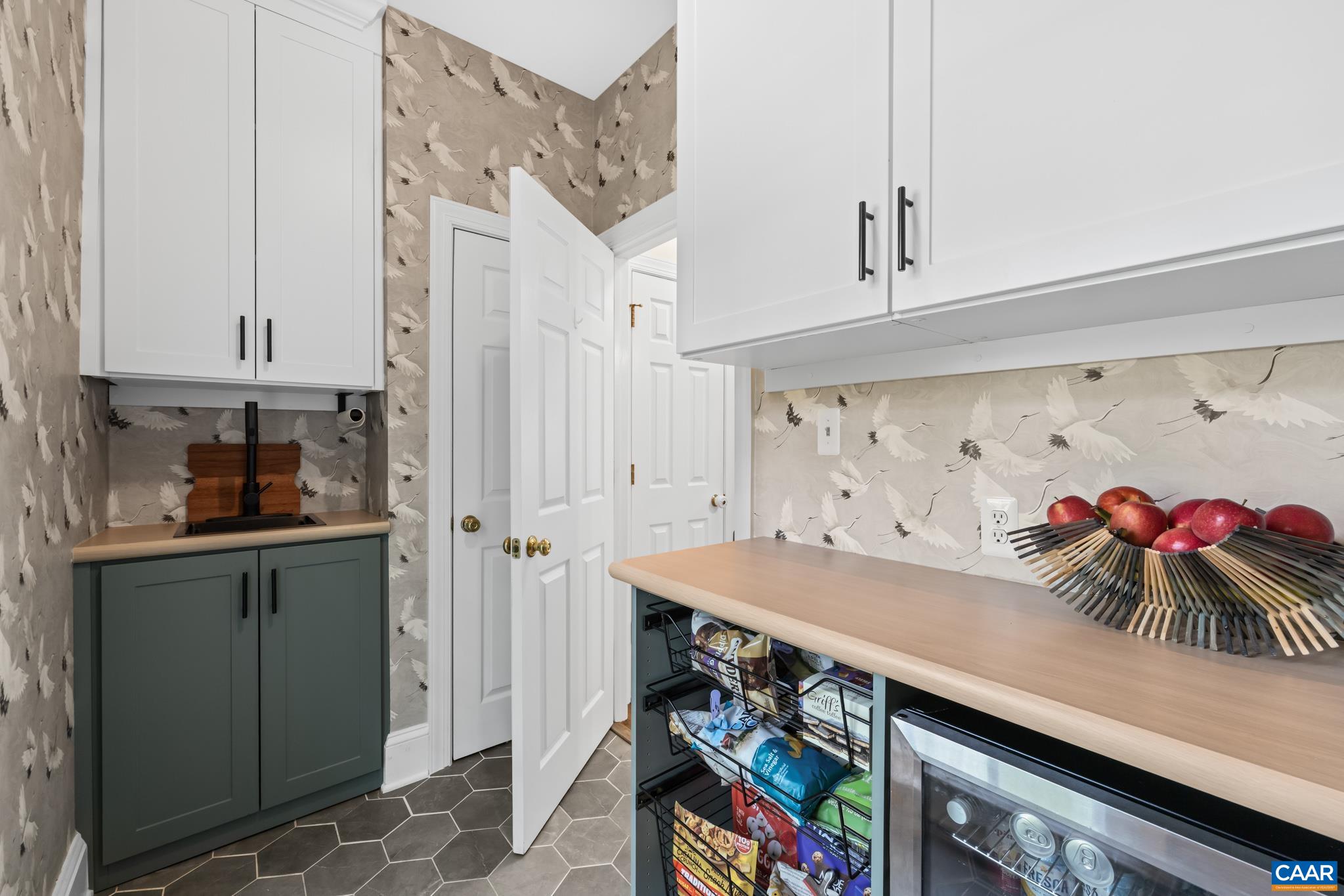 3117 EDGEWATER DR, CHARLOTTESVILLE, Virginia 22911, 6 Bedrooms Bedrooms, ,4 BathroomsBathrooms,Residential,3117 EDGEWATER DR,677997 MLS # 677997