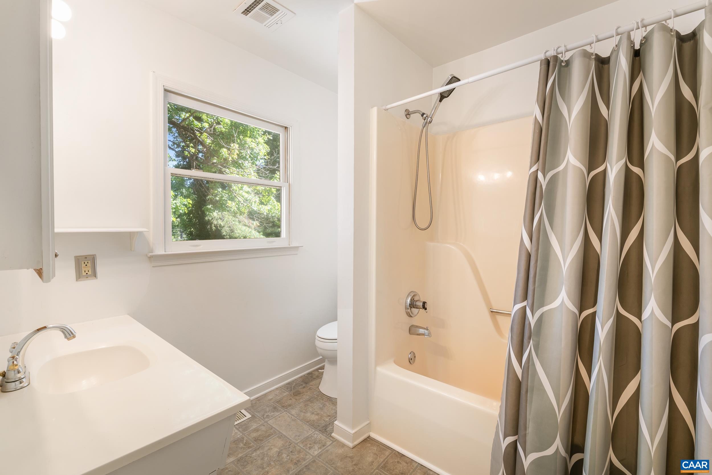 1508 TRAILRIDGE RD, CHARLOTTESVILLE, Virginia 22903, 4 Bedrooms Bedrooms, ,3 BathroomsBathrooms,Residential,1508 TRAILRIDGE RD,678061 MLS # 678061