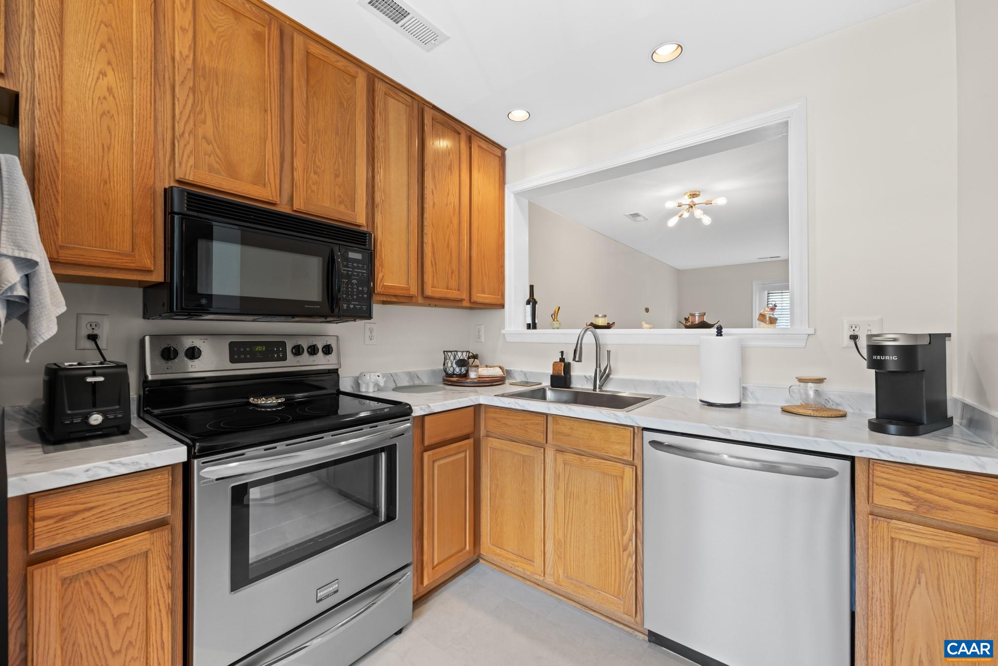 996 RIVER RUN DR, CHARLOTTESVILLE, Virginia 22901, 2 Bedrooms Bedrooms, ,2 BathroomsBathrooms,Residential,Parcel #062D1-0300G-00400 - Lot 4, Block G, Sectio,996 RIVER RUN DR,678062 MLS # 678062 996 RIVER RUN DR, CHARLOTTESVILLE, Virginia 22901, 2 Bedrooms Bedrooms, ,2 BathroomsBathrooms,Residential,Parcel #062D1-0300G-00400 - Lot 4, Block G, Sectio,996 RIVER RUN DR,678062 MLS # 678062
