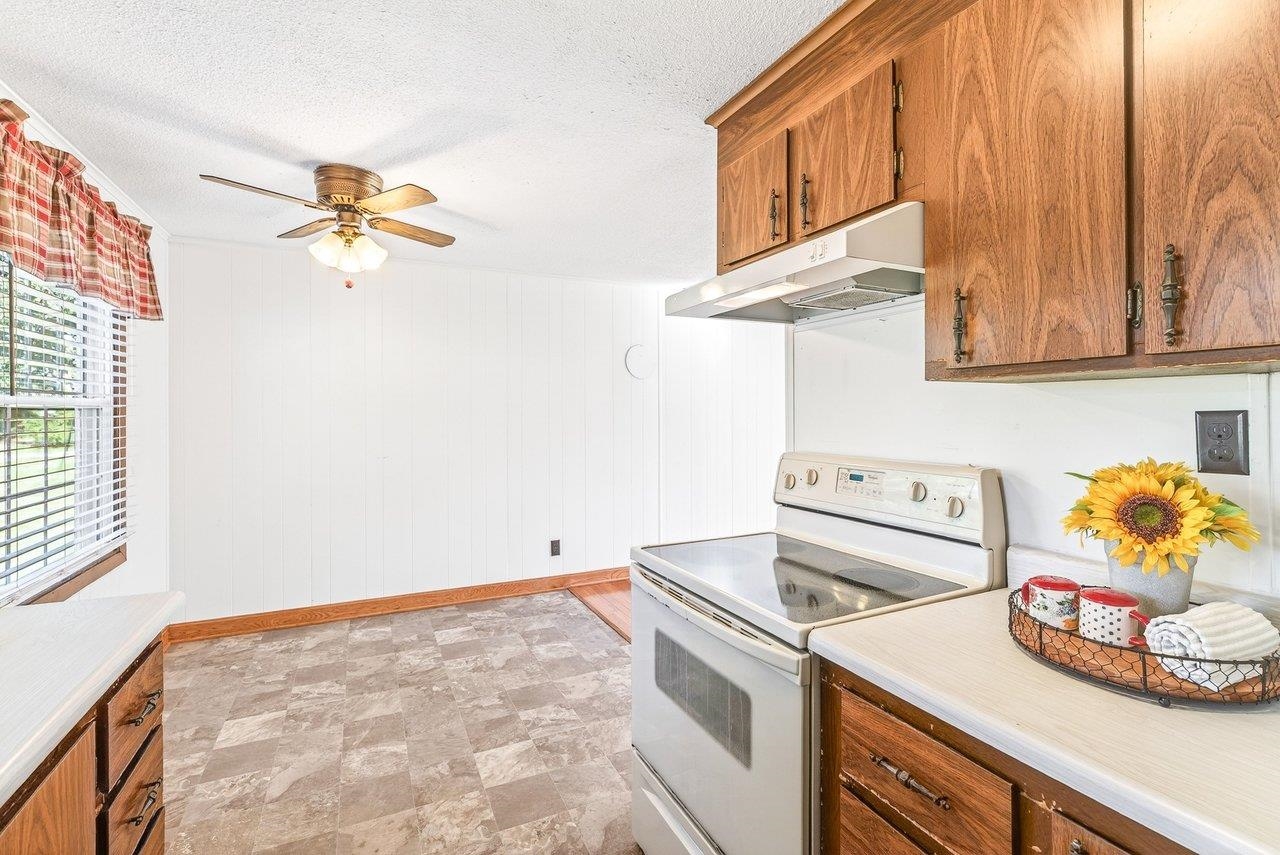 6599 AZALEA DR, DAYTON, Virginia 22821, 3 Bedrooms Bedrooms, ,1 BathroomBathrooms,Residential,6599 AZALEA DR,678064 MLS # 678064