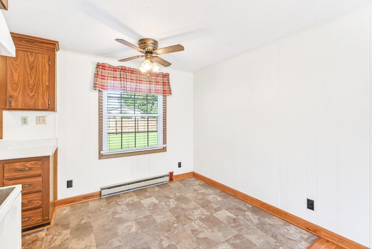 6599 AZALEA DR, DAYTON, Virginia 22821, 3 Bedrooms Bedrooms, ,1 BathroomBathrooms,Residential,6599 AZALEA DR,678064 MLS # 678064