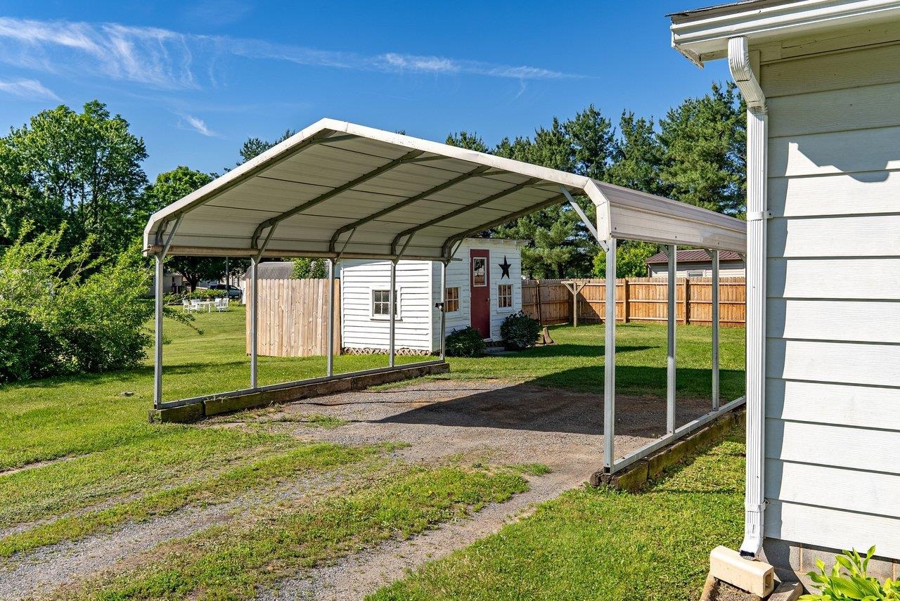 6599 AZALEA DR, DAYTON, Virginia 22821, 3 Bedrooms Bedrooms, ,1 BathroomBathrooms,Residential,6599 AZALEA DR,678064 MLS # 678064