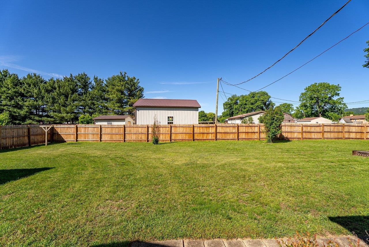 6599 AZALEA DR, DAYTON, Virginia 22821, 3 Bedrooms Bedrooms, ,1 BathroomBathrooms,Residential,6599 AZALEA DR,678064 MLS # 678064