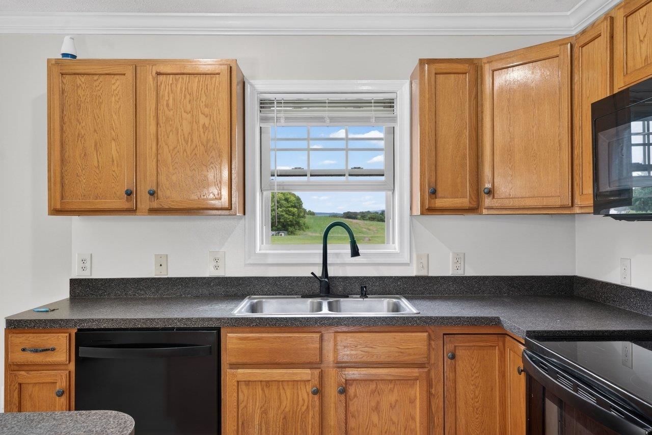 14730 JUSTICE CIR, BROADWAY, Virginia 22815, 3 Bedrooms Bedrooms, ,2 BathroomsBathrooms,Residential,The Perfect Family Home!,14730 JUSTICE CIR,678071 MLS # 678071 14730 JUSTICE CIR, BROADWAY, Virginia 22815, 3 Bedrooms Bedrooms, ,2 BathroomsBathrooms,Residential,The Perfect Family Home!,14730 JUSTICE CIR,678071 MLS # 678071