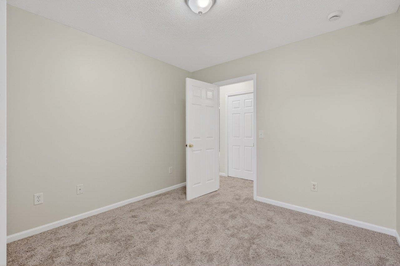 200 sq ft multi-purpose room or extra bedroom (no closet), brand new carpet 200 sq ft multi-purpose room or extra bedroom (no closet), brand new carpet