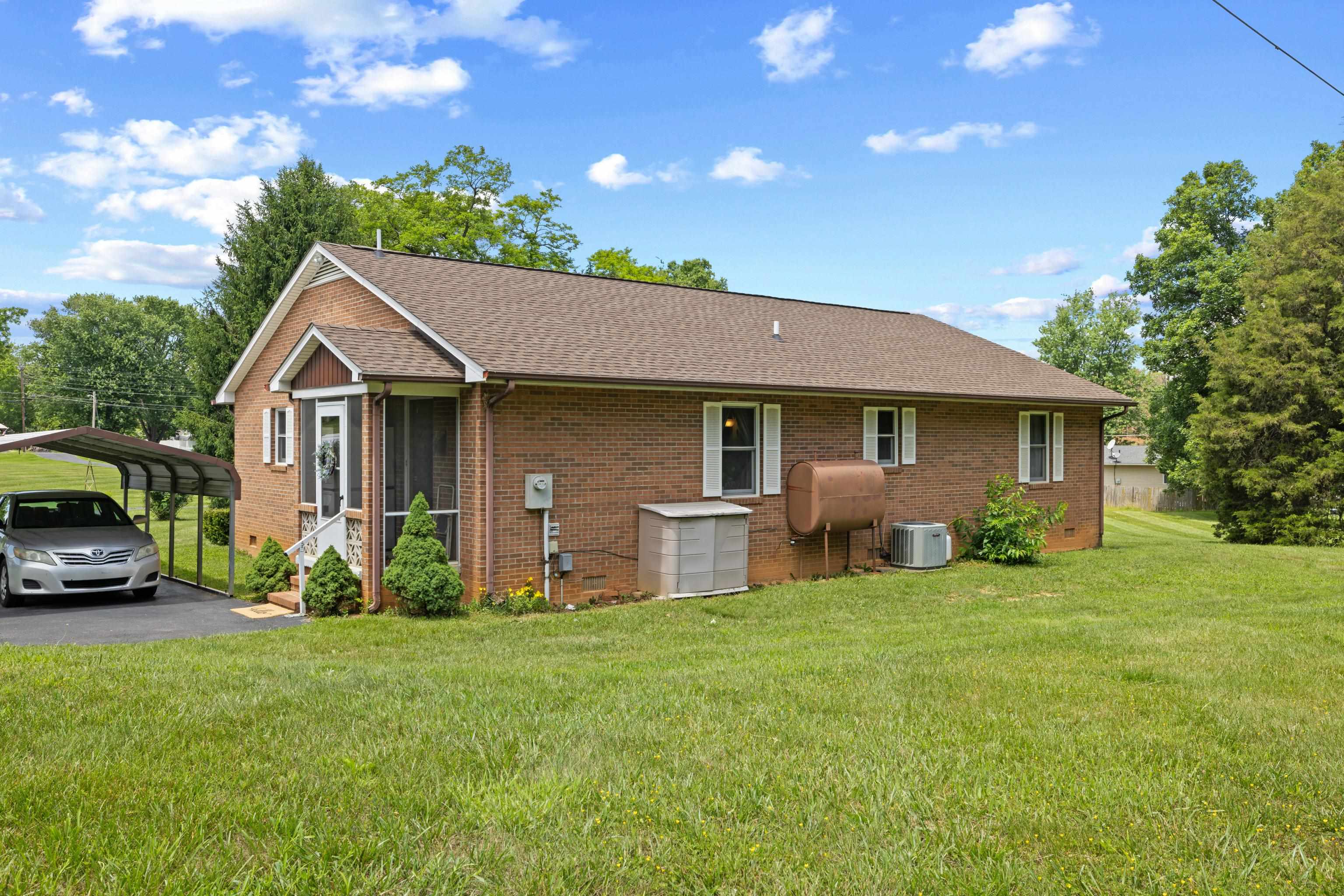 902 AUGUSTA FARMS RD, STUARTS DRAFT, Virginia 24477, 2 Bedrooms Bedrooms, ,1 BathroomBathrooms,Residential,902 AUGUSTA FARMS RD,678072 MLS # 678072 902 AUGUSTA FARMS RD, STUARTS DRAFT, Virginia 24477, 2 Bedrooms Bedrooms, ,1 BathroomBathrooms,Residential,902 AUGUSTA FARMS RD,678072 MLS # 678072