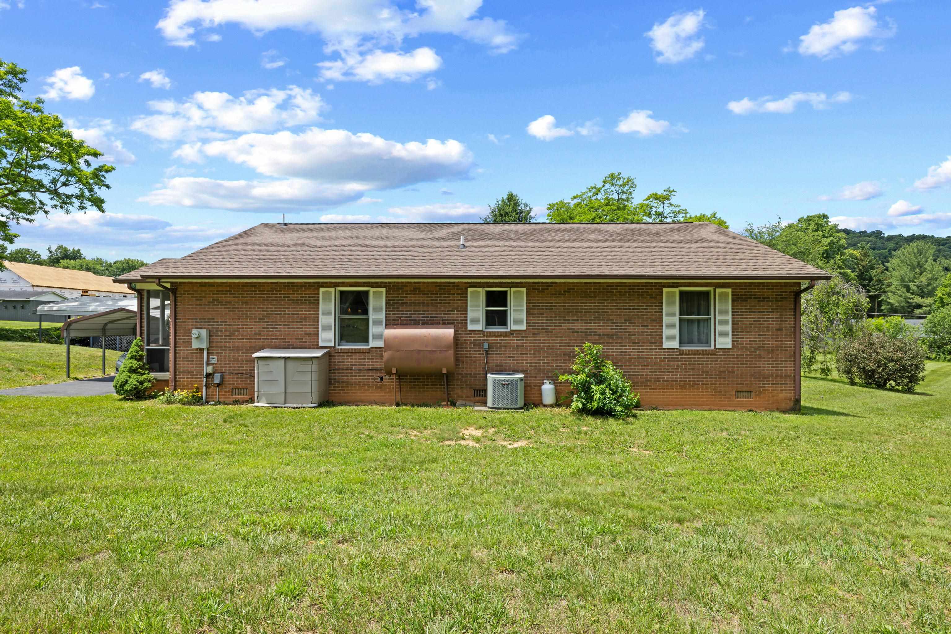 902 AUGUSTA FARMS RD, STUARTS DRAFT, Virginia 24477, 2 Bedrooms Bedrooms, ,1 BathroomBathrooms,Residential,902 AUGUSTA FARMS RD,678072 MLS # 678072 902 AUGUSTA FARMS RD, STUARTS DRAFT, Virginia 24477, 2 Bedrooms Bedrooms, ,1 BathroomBathrooms,Residential,902 AUGUSTA FARMS RD,678072 MLS # 678072