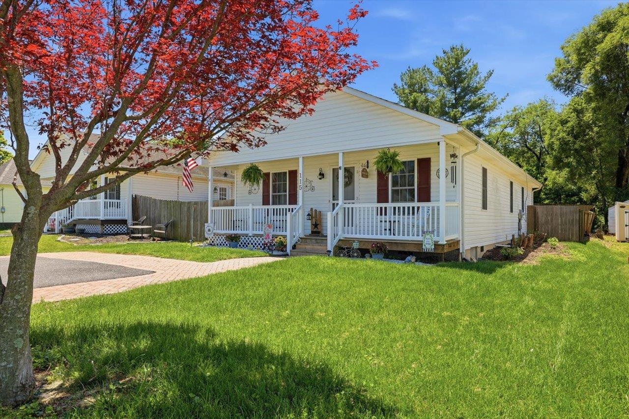 115 HODGE ST, STUARTS DRAFT, Virginia 24477, 3 Bedrooms Bedrooms, ,2 BathroomsBathrooms,Residential,115 HODGE ST,678081 MLS # 678081 115 HODGE ST, STUARTS DRAFT, Virginia 24477, 3 Bedrooms Bedrooms, ,2 BathroomsBathrooms,Residential,115 HODGE ST,678081 MLS # 678081