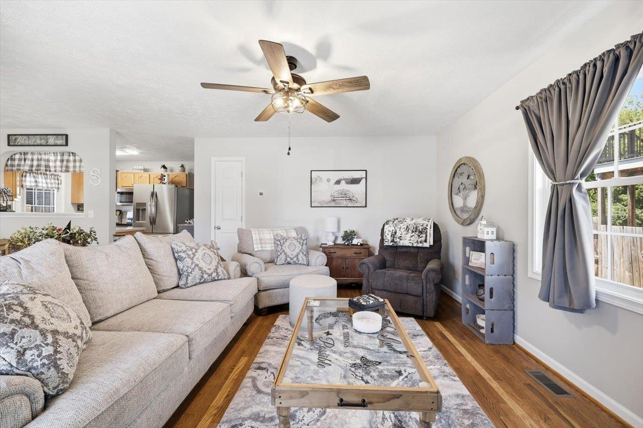 115 HODGE ST, STUARTS DRAFT, Virginia 24477, 3 Bedrooms Bedrooms, ,2 BathroomsBathrooms,Residential,115 HODGE ST,678081 MLS # 678081 115 HODGE ST, STUARTS DRAFT, Virginia 24477, 3 Bedrooms Bedrooms, ,2 BathroomsBathrooms,Residential,115 HODGE ST,678081 MLS # 678081