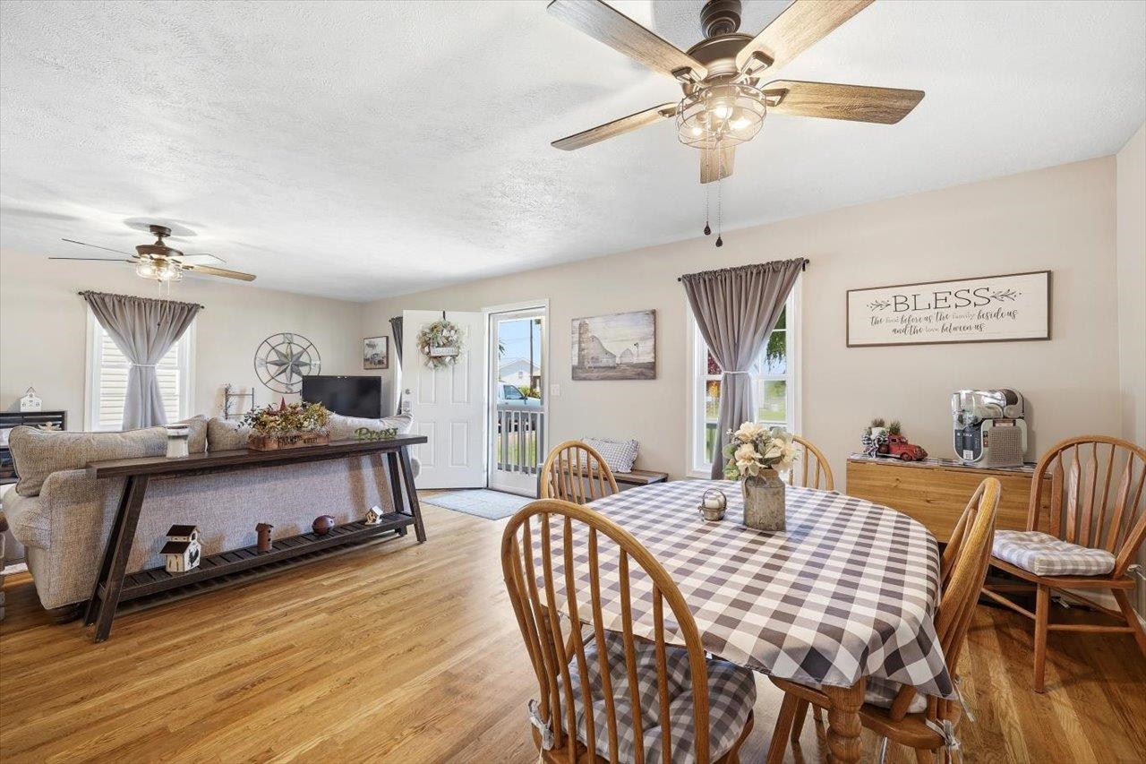 115 HODGE ST, STUARTS DRAFT, Virginia 24477, 3 Bedrooms Bedrooms, ,2 BathroomsBathrooms,Residential,115 HODGE ST,678081 MLS # 678081 115 HODGE ST, STUARTS DRAFT, Virginia 24477, 3 Bedrooms Bedrooms, ,2 BathroomsBathrooms,Residential,115 HODGE ST,678081 MLS # 678081