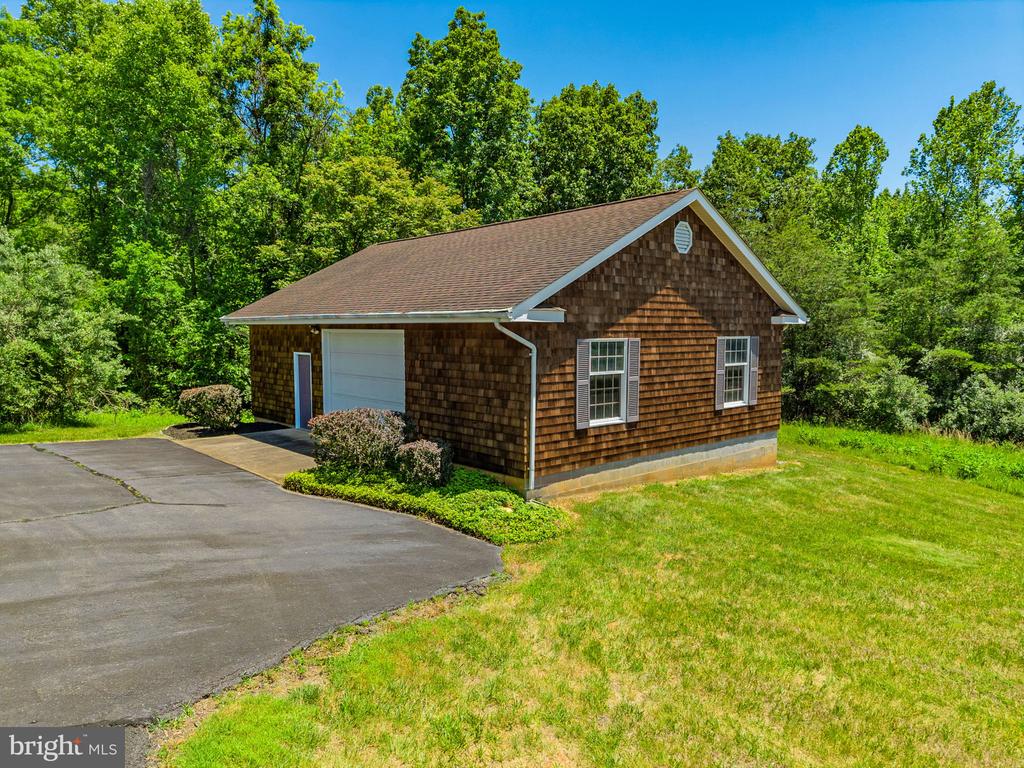 176 ROCK MILLS RD, CASTLETON, Virginia 22716, 4 Bedrooms Bedrooms, ,2 BathroomsBathrooms,Residential,176 ROCK MILLS RD,VARP2002676 MLS # VARP2002676 176 ROCK MILLS RD, CASTLETON, Virginia 22716, 4 Bedrooms Bedrooms, ,2 BathroomsBathrooms,Residential,176 ROCK MILLS RD,VARP2002676 MLS # VARP2002676