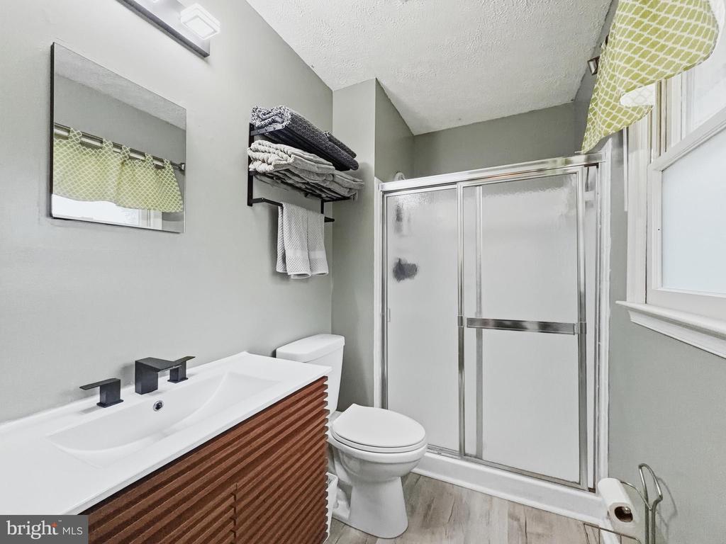 1353 LAKEVIEW PKWY, LOCUST GROVE, Virginia 22508, 3 Bedrooms Bedrooms, ,2 BathroomsBathrooms,Residential,1353 LAKEVIEW PKWY,VAOR2014388 MLS # VAOR2014388