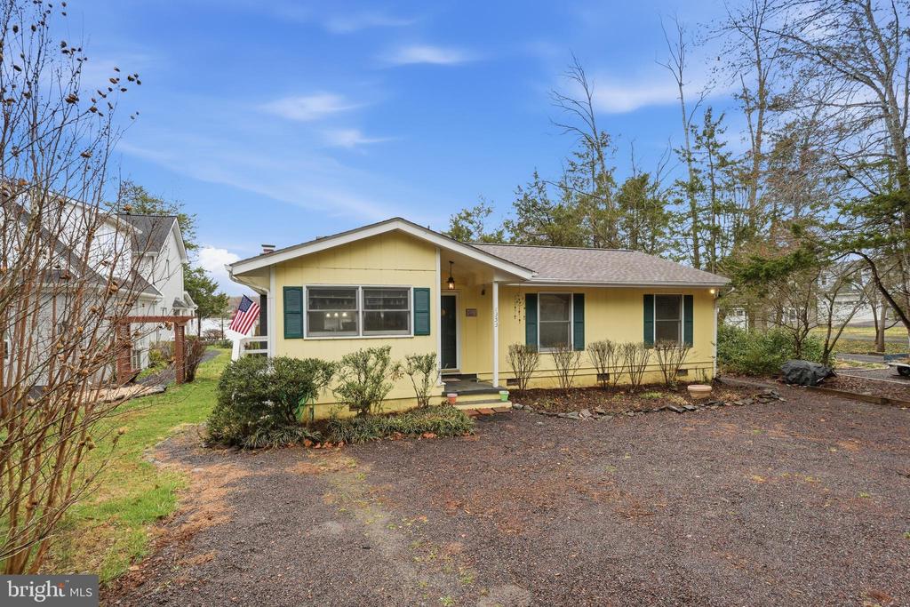 1353 LAKEVIEW PKWY, LOCUST GROVE, Virginia 22508, 3 Bedrooms Bedrooms, ,2 BathroomsBathrooms,Residential,1353 LAKEVIEW PKWY,VAOR2014388 MLS # VAOR2014388
