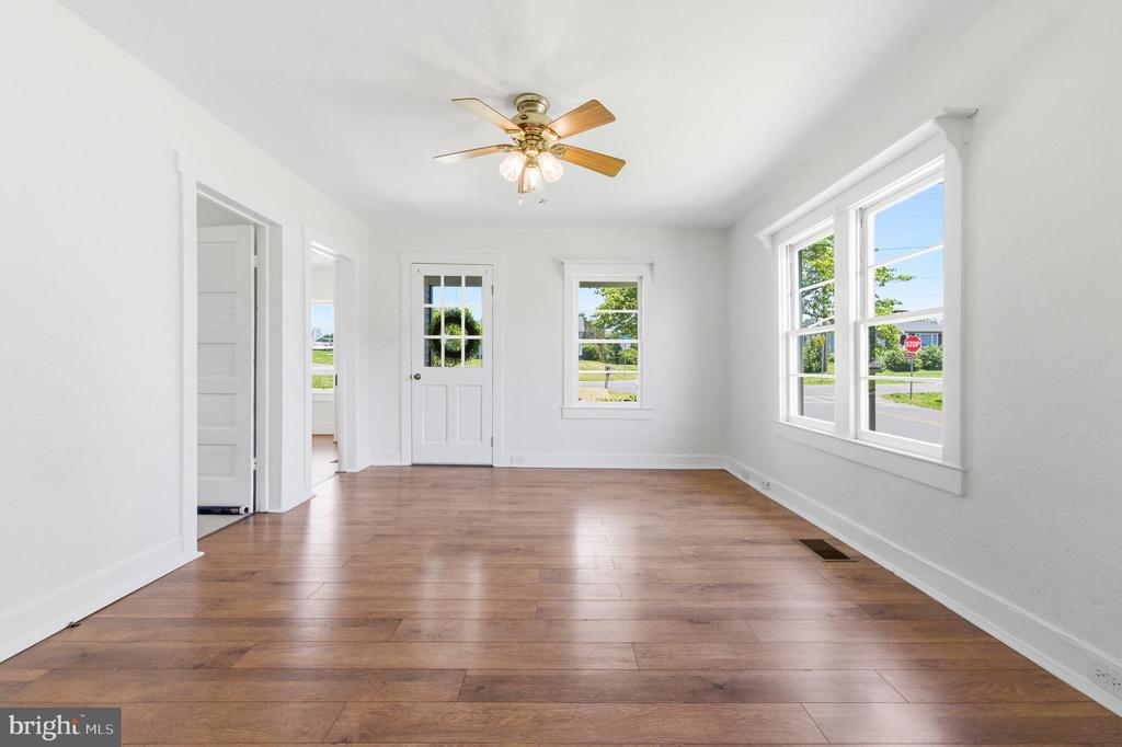 522 LURAY AVE, LURAY, Virginia 22835, 2 Bedrooms Bedrooms, ,1 BathroomBathrooms,Residential,522 LURAY AVE,VAPA2006526 MLS # VAPA2006526 522 LURAY AVE, LURAY, Virginia 22835, 2 Bedrooms Bedrooms, ,1 BathroomBathrooms,Residential,522 LURAY AVE,VAPA2006526 MLS # VAPA2006526