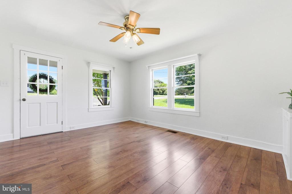 522 LURAY AVE, LURAY, Virginia 22835, 2 Bedrooms Bedrooms, ,1 BathroomBathrooms,Residential,522 LURAY AVE,VAPA2006526 MLS # VAPA2006526 522 LURAY AVE, LURAY, Virginia 22835, 2 Bedrooms Bedrooms, ,1 BathroomBathrooms,Residential,522 LURAY AVE,VAPA2006526 MLS # VAPA2006526