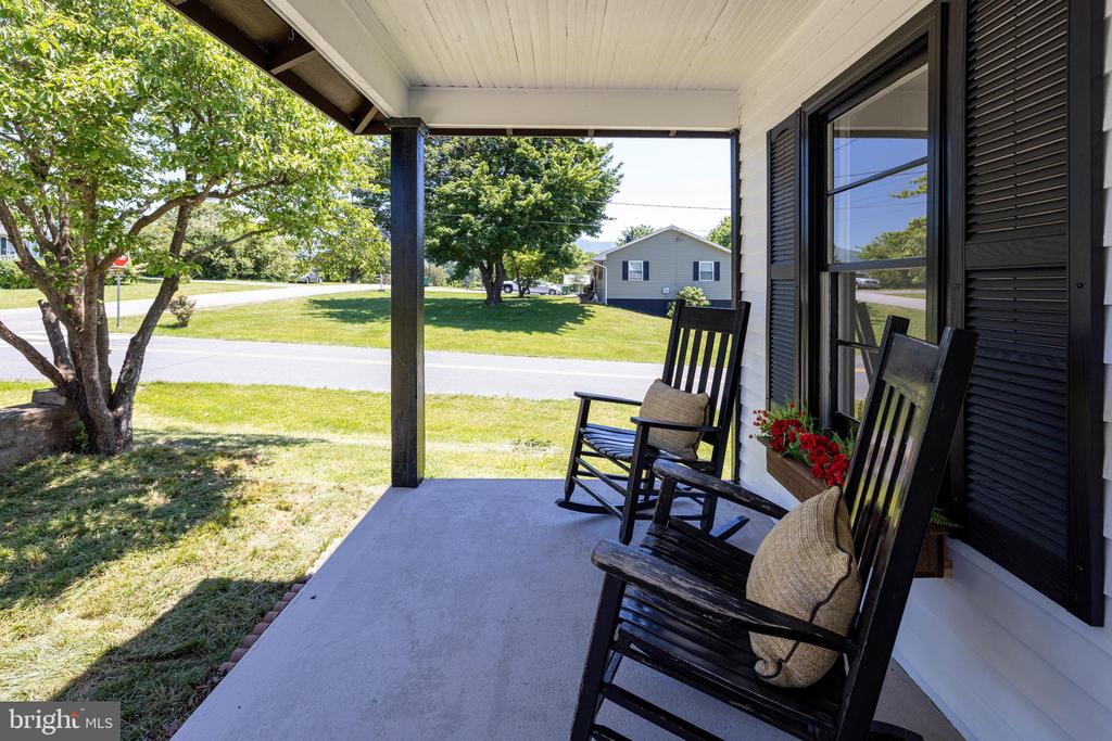 522 LURAY AVE, LURAY, Virginia 22835, 2 Bedrooms Bedrooms, ,1 BathroomBathrooms,Residential,522 LURAY AVE,VAPA2006526 MLS # VAPA2006526 522 LURAY AVE, LURAY, Virginia 22835, 2 Bedrooms Bedrooms, ,1 BathroomBathrooms,Residential,522 LURAY AVE,VAPA2006526 MLS # VAPA2006526