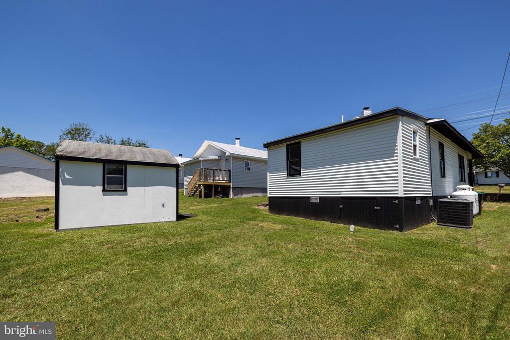 522 LURAY AVE, LURAY, Virginia 22835, 2 Bedrooms Bedrooms, ,1 BathroomBathrooms,Residential,522 LURAY AVE,VAPA2006526 MLS # VAPA2006526 522 LURAY AVE, LURAY, Virginia 22835, 2 Bedrooms Bedrooms, ,1 BathroomBathrooms,Residential,522 LURAY AVE,VAPA2006526 MLS # VAPA2006526