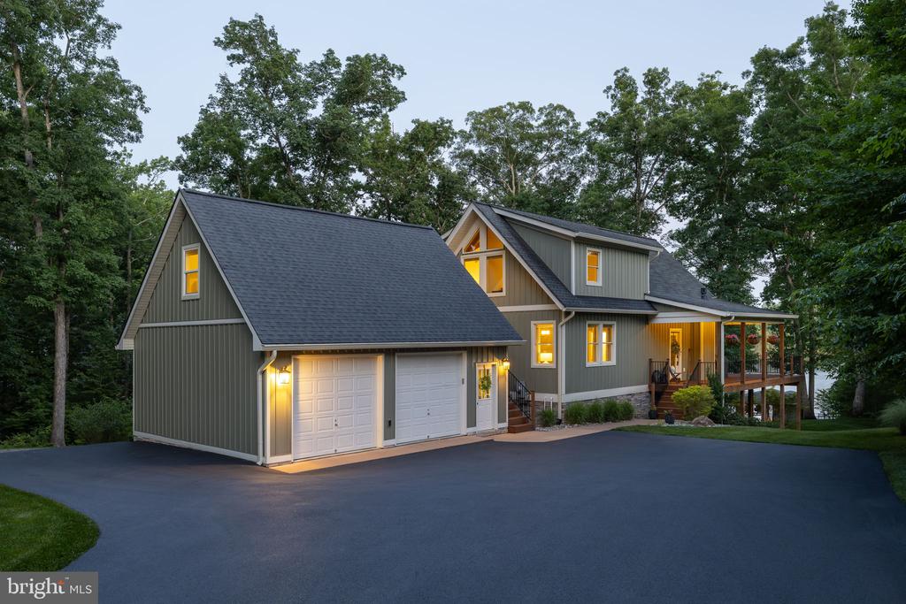 13422 BLACK WALNUT LN, SPOTSYLVANIA, Virginia 22551, 5 Bedrooms Bedrooms, ,3 BathroomsBathrooms,Residential,13422 BLACK WALNUT LN,VASP2042112 MLS # VASP2042112