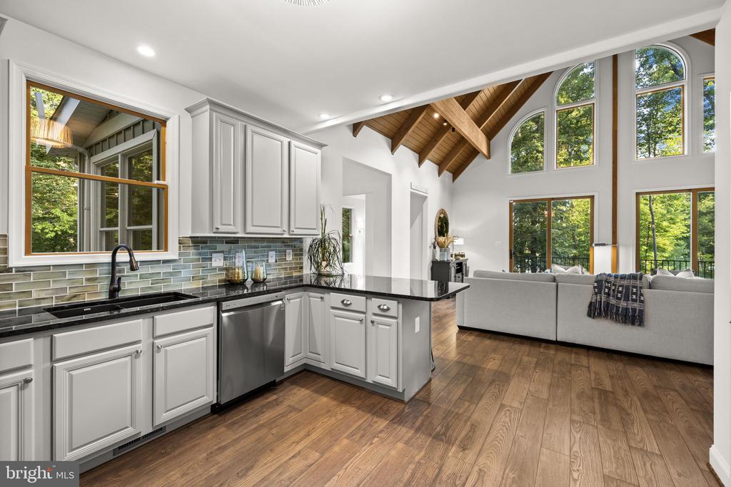 13422 BLACK WALNUT LN, SPOTSYLVANIA, Virginia 22551, 5 Bedrooms Bedrooms, ,3 BathroomsBathrooms,Residential,13422 BLACK WALNUT LN,VASP2042112 MLS # VASP2042112