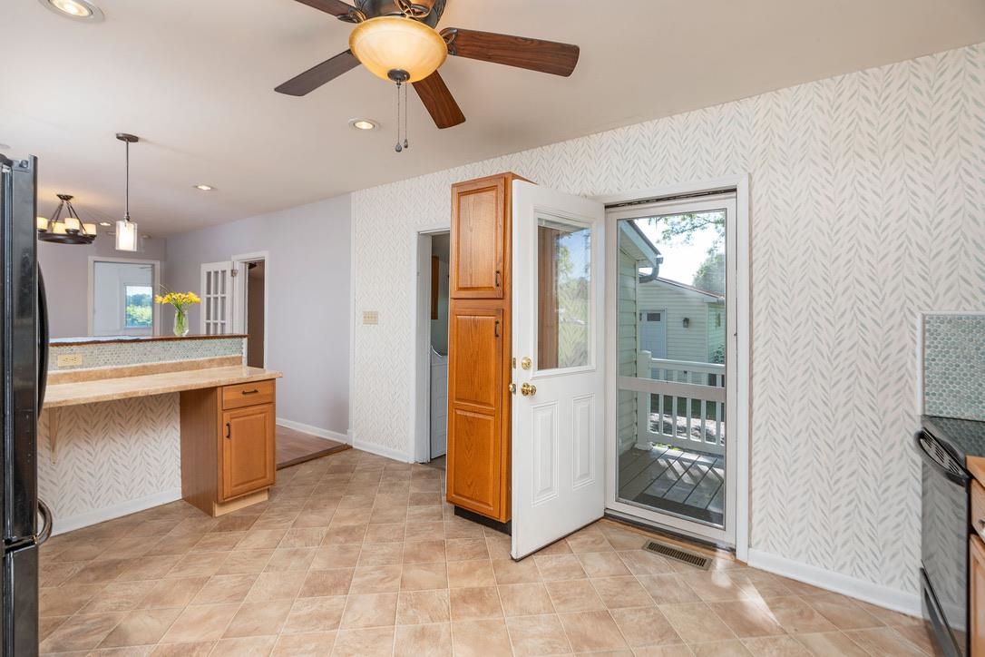 43 SUGAR LOAF RD, STAUNTON, Virginia 24401, 3 Bedrooms Bedrooms, ,1 BathroomBathrooms,Residential,43 SUGAR LOAF RD,678095 MLS # 678095 43 SUGAR LOAF RD, STAUNTON, Virginia 24401, 3 Bedrooms Bedrooms, ,1 BathroomBathrooms,Residential,43 SUGAR LOAF RD,678095 MLS # 678095