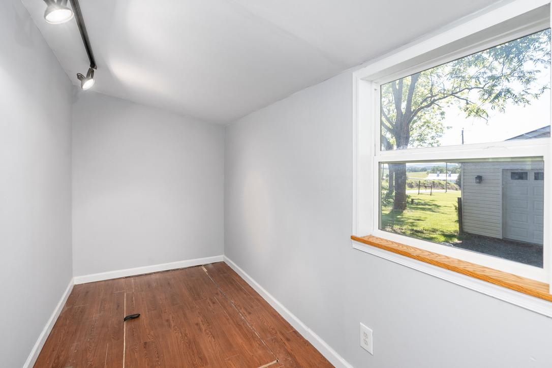 43 SUGAR LOAF RD, STAUNTON, Virginia 24401, 3 Bedrooms Bedrooms, ,1 BathroomBathrooms,Residential,43 SUGAR LOAF RD,678095 MLS # 678095 43 SUGAR LOAF RD, STAUNTON, Virginia 24401, 3 Bedrooms Bedrooms, ,1 BathroomBathrooms,Residential,43 SUGAR LOAF RD,678095 MLS # 678095