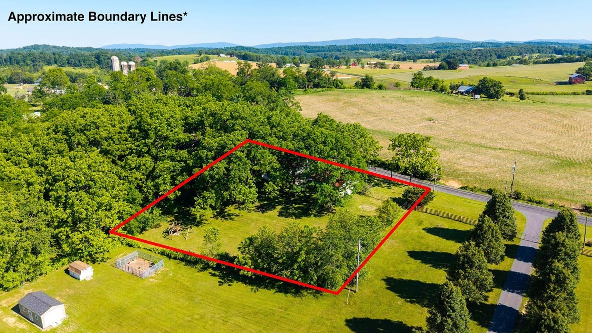 43 SUGAR LOAF RD, STAUNTON, Virginia 24401, 3 Bedrooms Bedrooms, ,1 BathroomBathrooms,Residential,43 SUGAR LOAF RD,678095 MLS # 678095 43 SUGAR LOAF RD, STAUNTON, Virginia 24401, 3 Bedrooms Bedrooms, ,1 BathroomBathrooms,Residential,43 SUGAR LOAF RD,678095 MLS # 678095