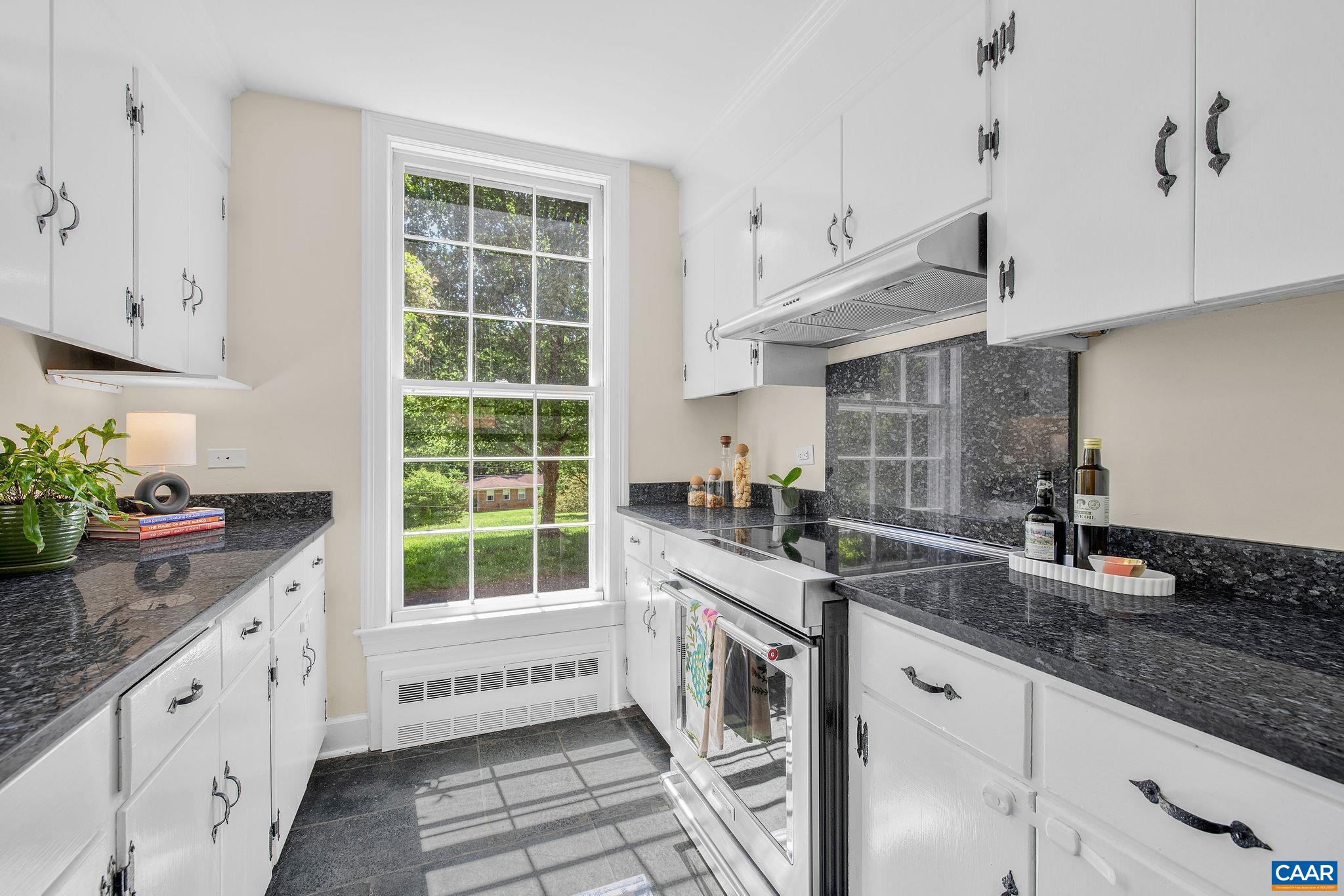 1721 YORKTOWN DR, CHARLOTTESVILLE, Virginia 22901, 3 Bedrooms Bedrooms, ,2 BathroomsBathrooms,Residential,1721 YORKTOWN DR,678097 MLS # 678097